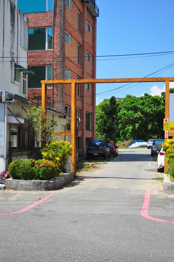 Fly House Backpacker Guesthouse Hualien City Luaran gambar